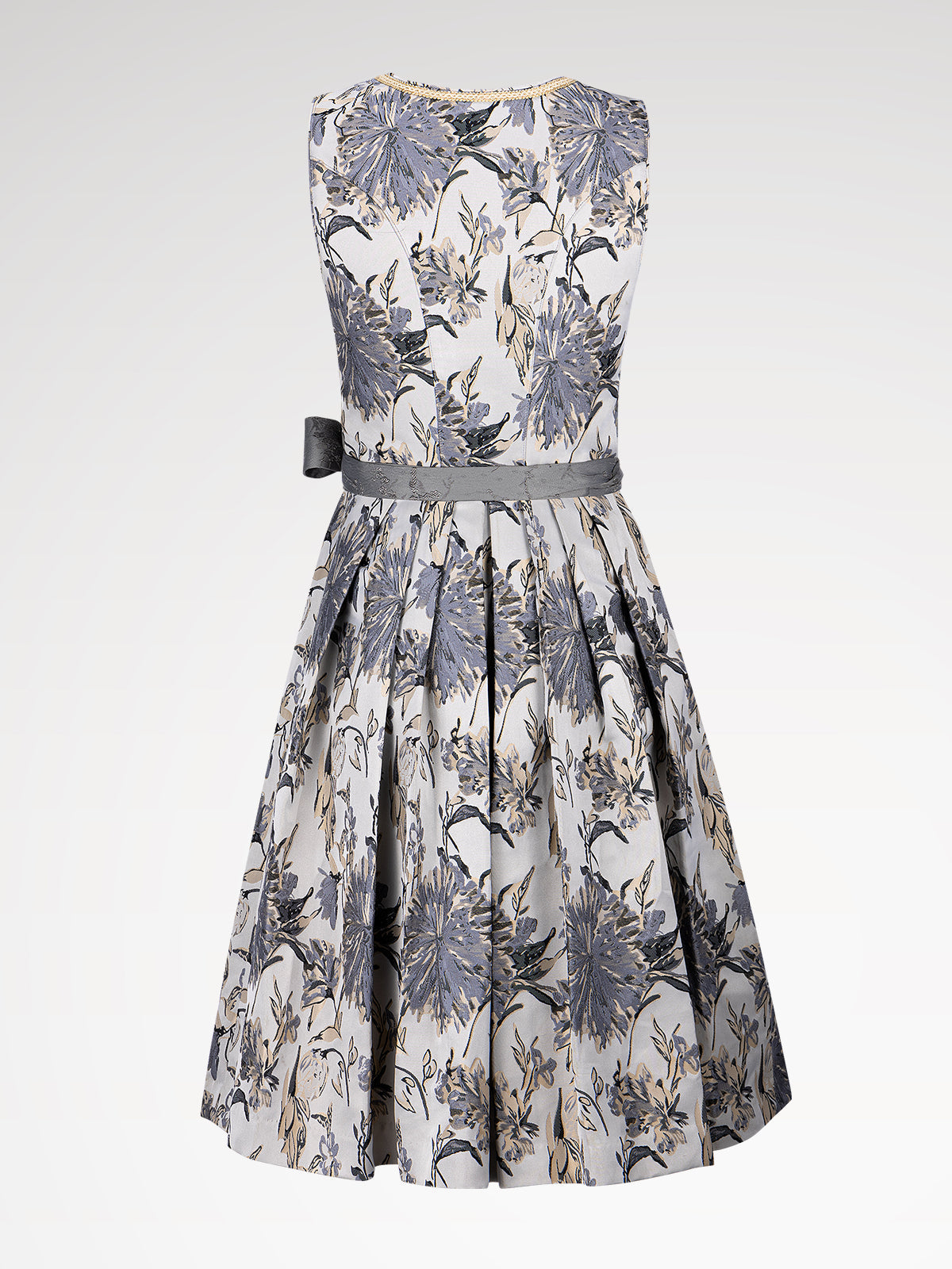 Elegante Langarm-Dirndlblusen: Tradition trifft Moderne