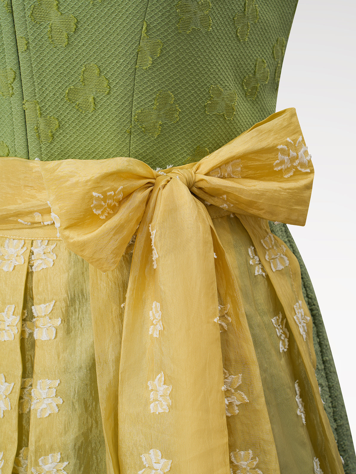 Women's green zipper at the front dirndl