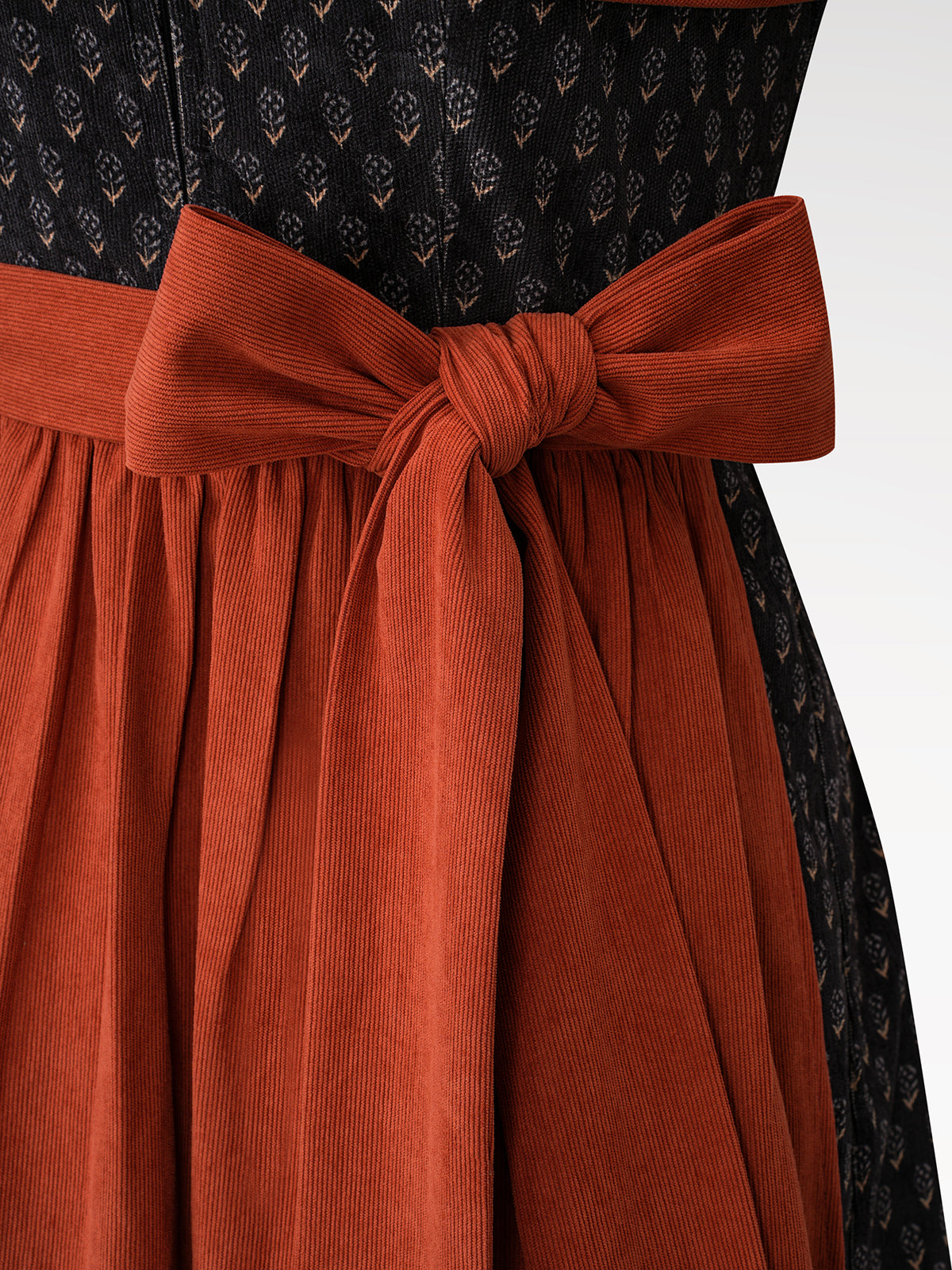 Dames zwarte knoppen dirndl