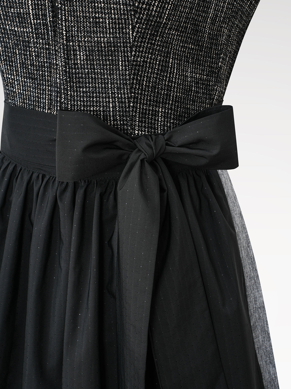 Ladies black zipper at the front dirndl