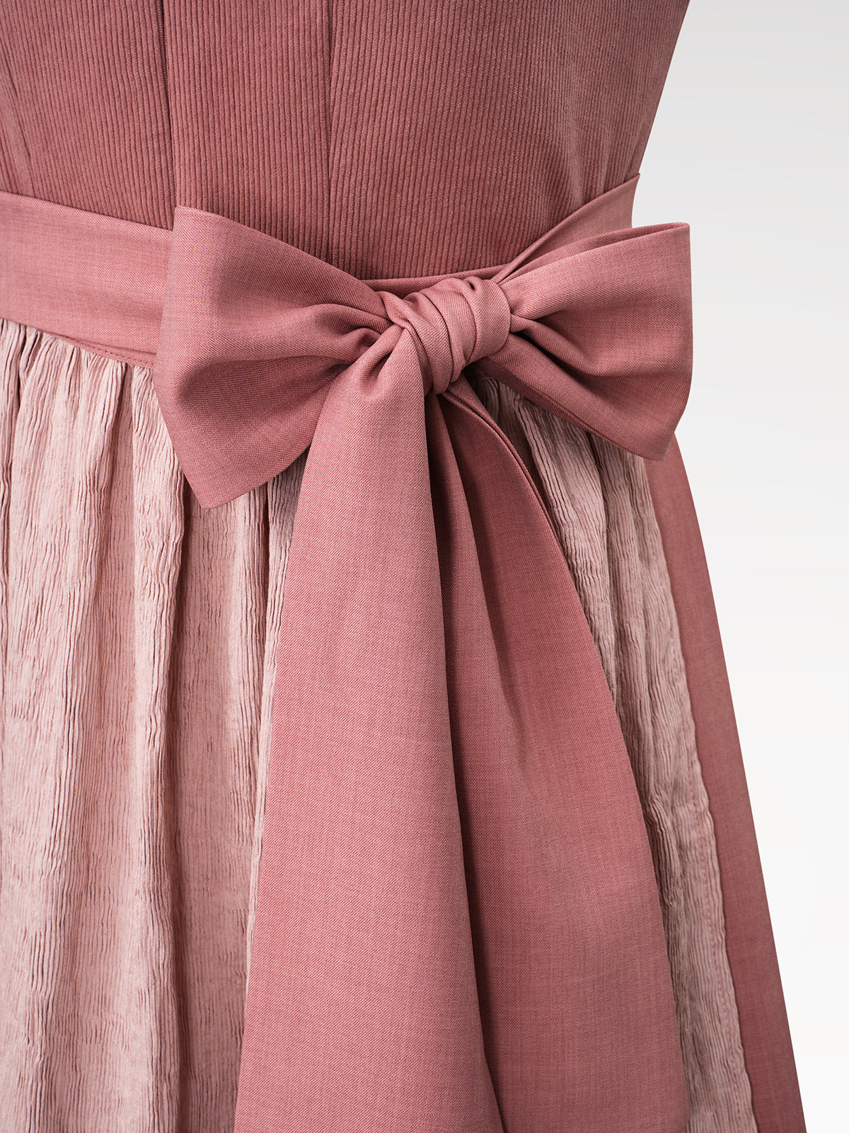 Women's pink zipper at the front dirndl