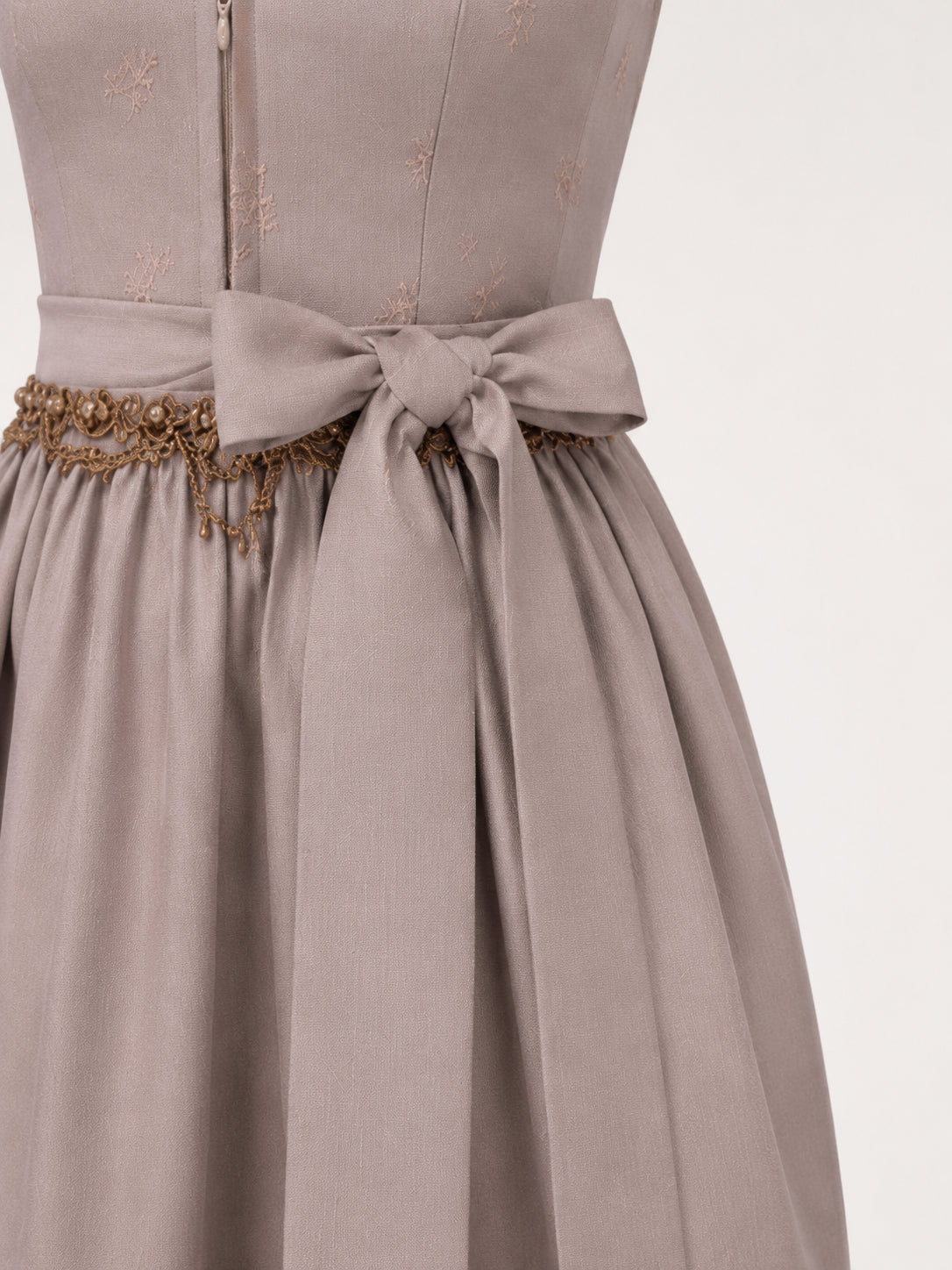 DIRNDL - VIVIENNE IN STUCCO waist detail