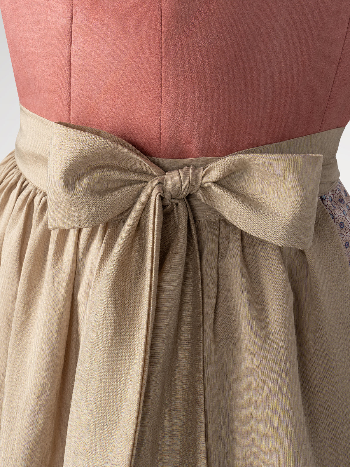 Women's pink zipper at the front dirndl