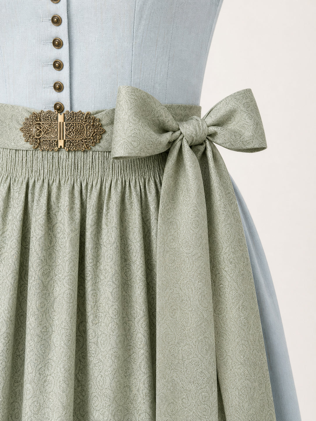 DIRNDL - MIRELLA IN WOLKENBLAU waist detail