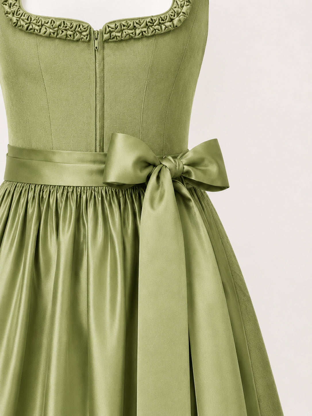 DIRNDL - NERINA IN MATCHA waist detail